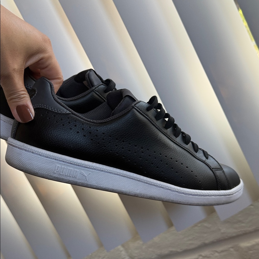 Puma Smash Perforated Sneakers 
 ( size 11) - Picture 14 of 15